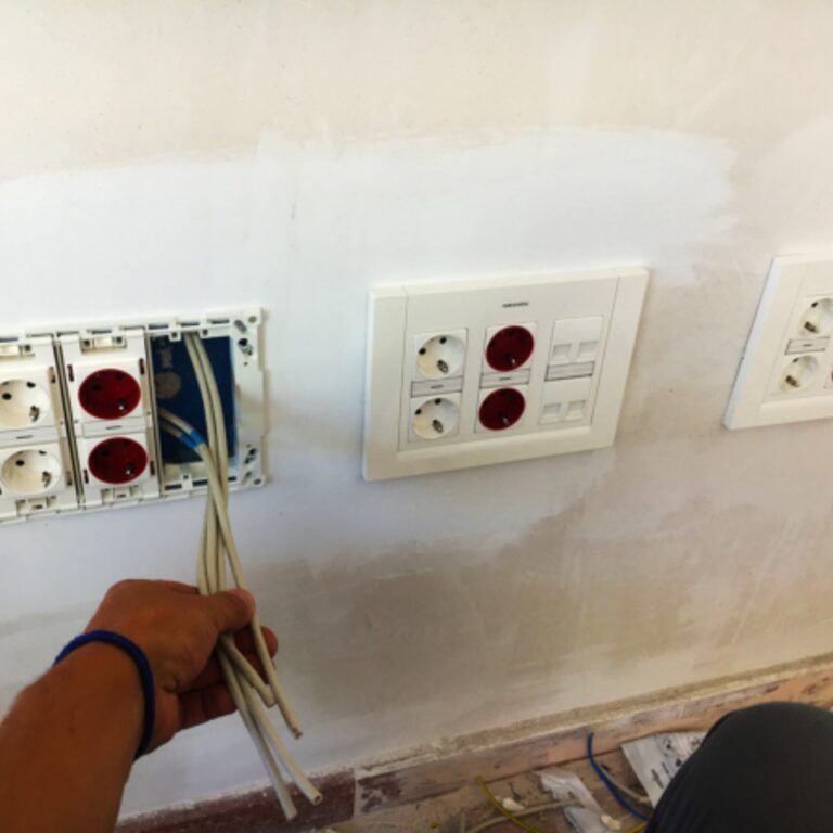 instalacion-puestos-de-trabajo-en-oficinas-1681011