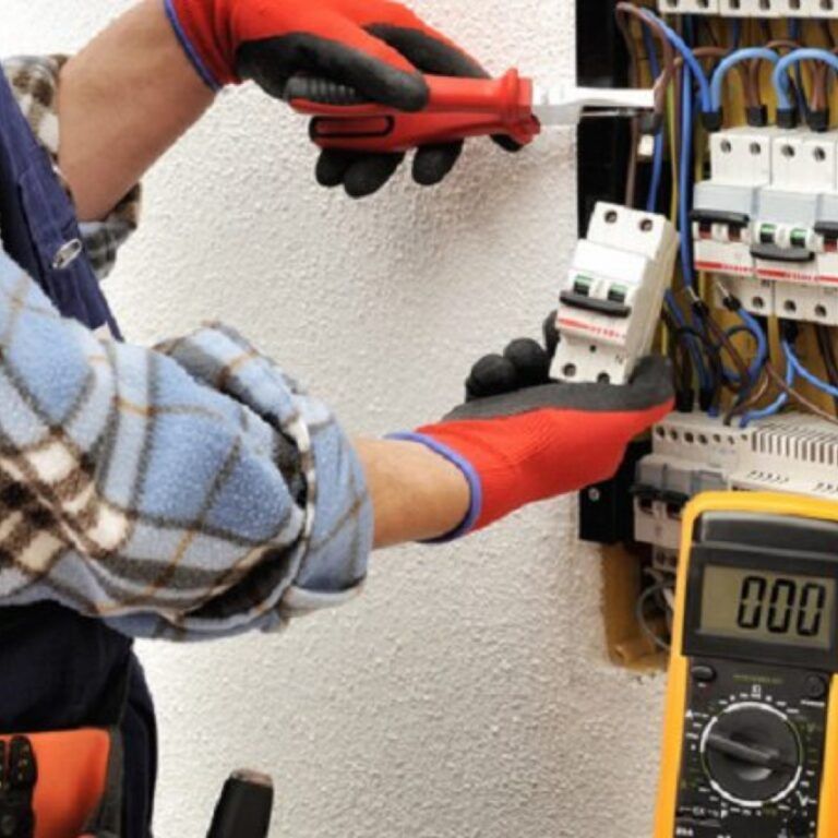 tecnico-en-instalaciones-electricas-y-automaticas-848x449-1-1400x788